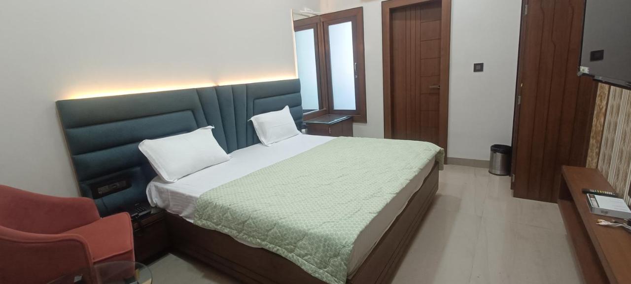 Hotel Sadhana Palace Mathura Eksteriør bilde