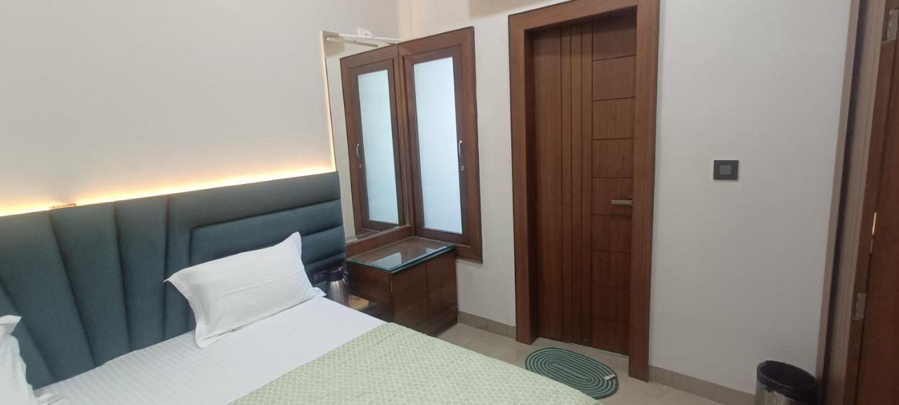 Hotel Sadhana Palace Mathura Eksteriør bilde