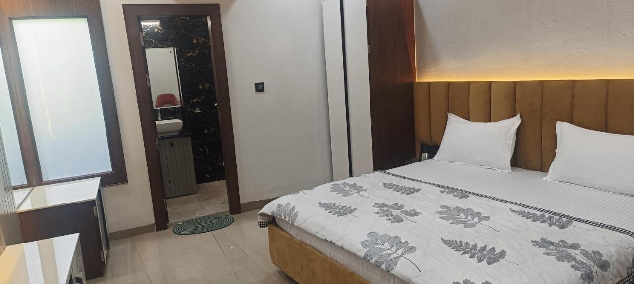 Hotel Sadhana Palace Mathura Eksteriør bilde